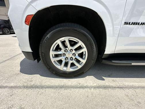 Summit White 2022 Chevrolet Suburban LT
