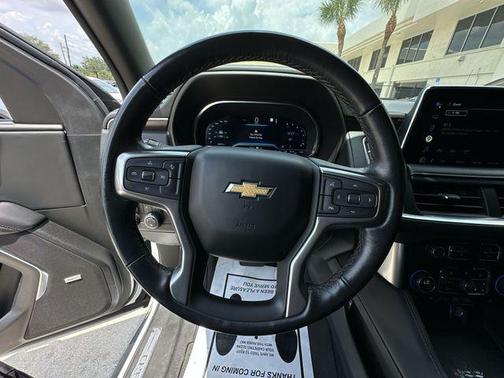 Summit White 2022 Chevrolet Suburban LT
