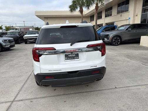 2023 GMC Acadia AT4