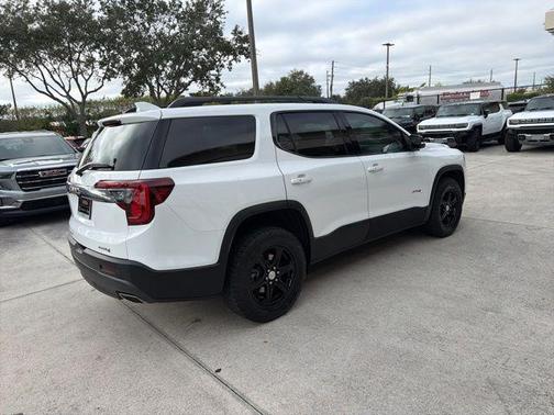 2023 GMC Acadia AT4
