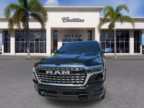 Diamond Black Crystal Pearlcoat 2025 RAM 1500 Limited