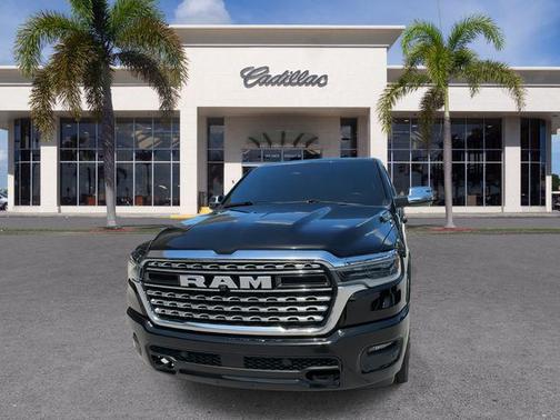 Diamond Black Crystal Pearlcoat 2025 RAM 1500 Limited