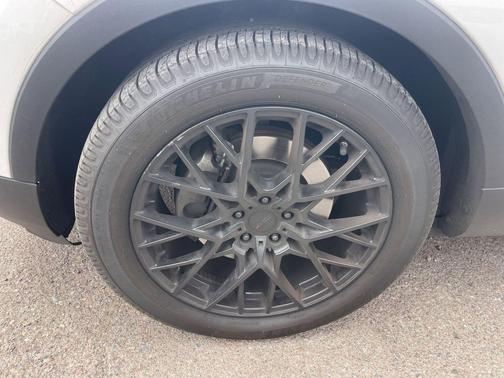 White Platinum Tri-Coat 2017 Ford Explorer Limited