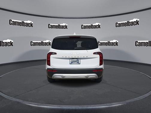 Glacial White Pearl 2022 Kia Telluride LX