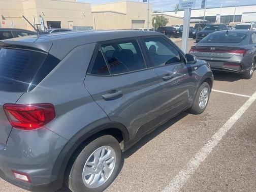 2023 Hyundai VENUE SE