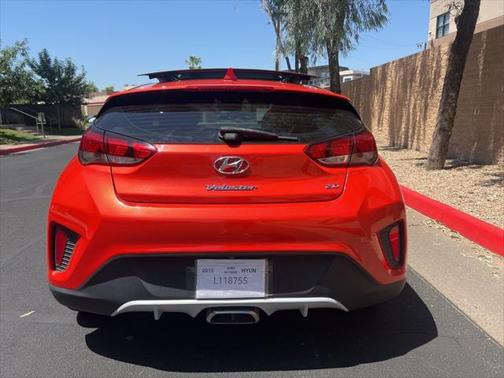 2019 Hyundai Veloster 2