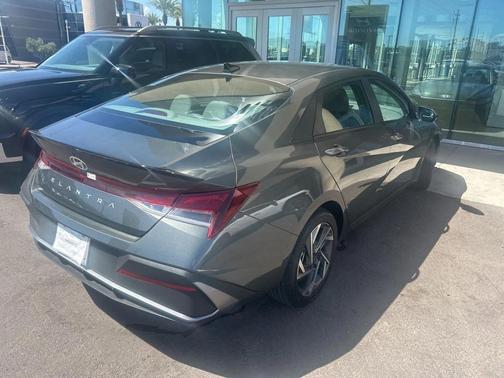 2025 Hyundai ELANTRA Sport
