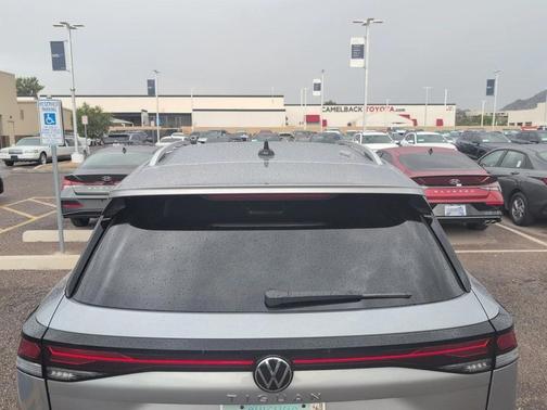 2025 Volkswagen Tiguan 2.0T SE