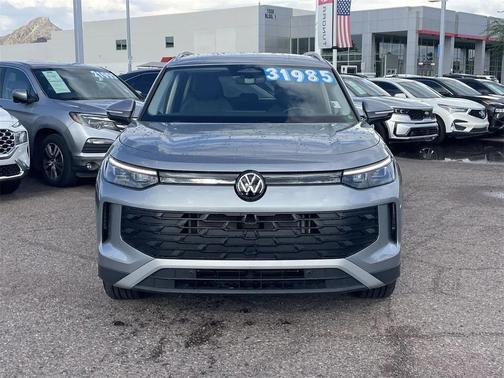 2025 Volkswagen Tiguan 2.0T SE