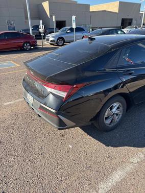 2024 Hyundai ELANTRA SE