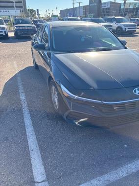 2024 Hyundai ELANTRA SE