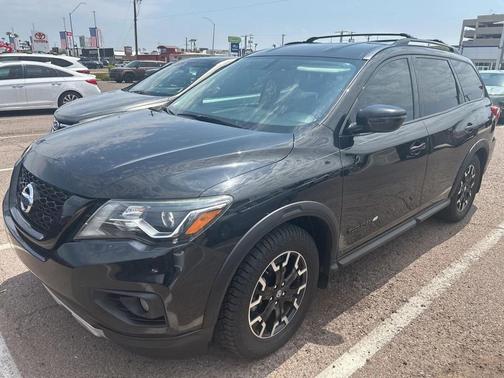 2020 Nissan Pathfinder SV