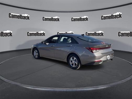 2023 Hyundai ELANTRA SE