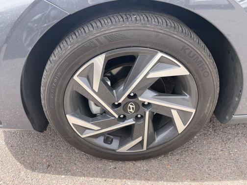 Ecotronic Gray 2025 Hyundai ELANTRA Sport