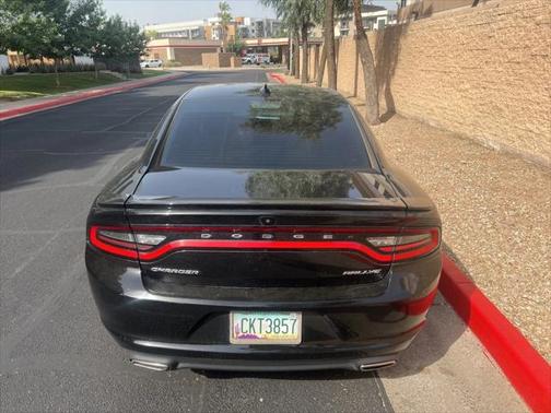 2017 Dodge Charger SXT