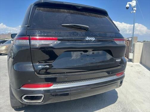 2022 Jeep Grand Cherokee Summit