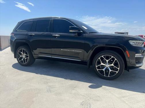 2022 Jeep Grand Cherokee Summit