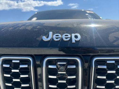 2022 Jeep Grand Cherokee Summit