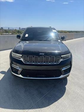 2022 Jeep Grand Cherokee Summit
