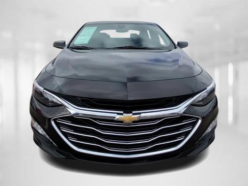 Photo 4 of 26 of 2020 Chevrolet Malibu LT
