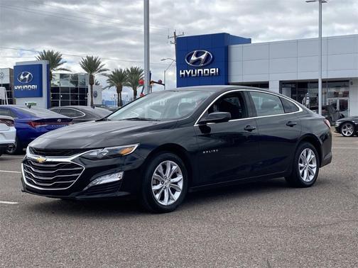 Photo 2 of 26 of 2020 Chevrolet Malibu LT