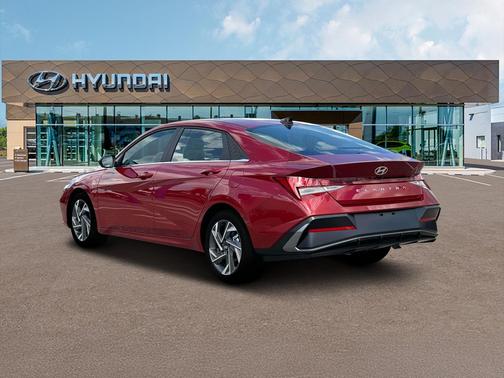 2025 Hyundai ELANTRA SEL