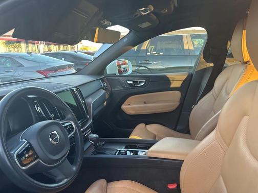 2021 Volvo XC60 T5 Inscription