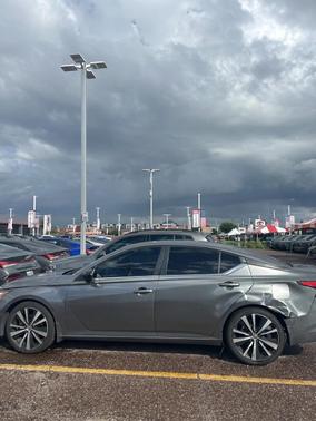 2021 Nissan Altima SR FWD