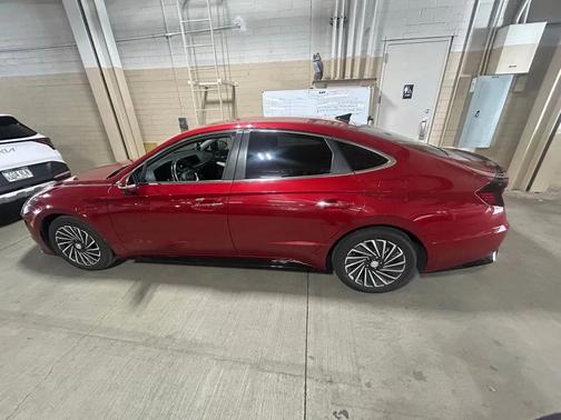 2023 Hyundai SONATA Hybrid SE