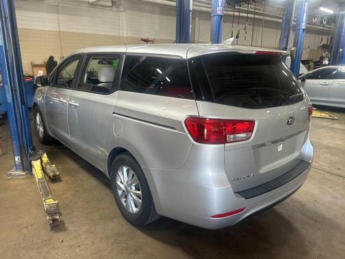 2016 Kia Sedona L