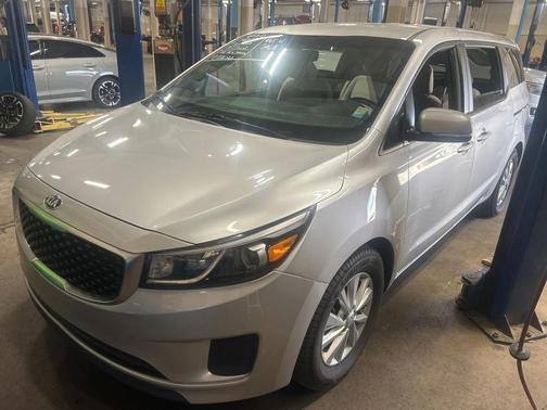2016 Kia Sedona L