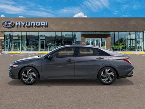 2025 Hyundai ELANTRA SEL