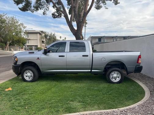 2024 RAM 2500 Tradesman Crew Cab 4x4 6'4' Box
