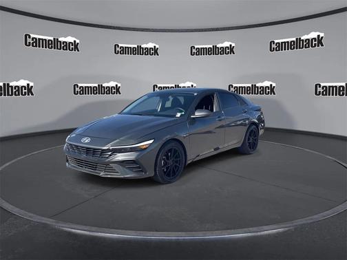 2024 Hyundai ELANTRA SE