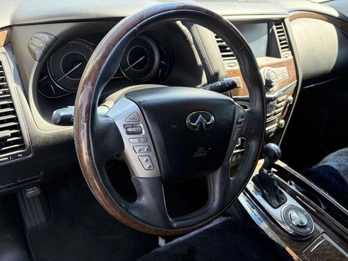 2016 INFINITI QX80 Base