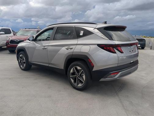 2026 Hyundai TUCSON Hybrid SEL