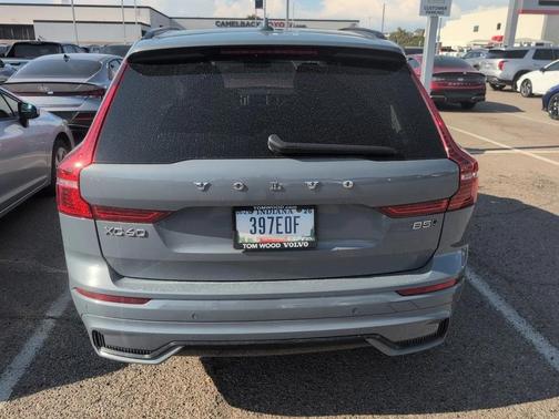 2023 Volvo XC60 B5 Plus Dark Theme