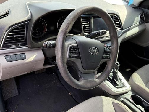 Symphony Silver 2017 Hyundai ELANTRA SE