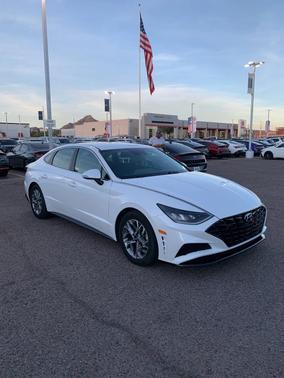 2022 Hyundai SONATA SEL