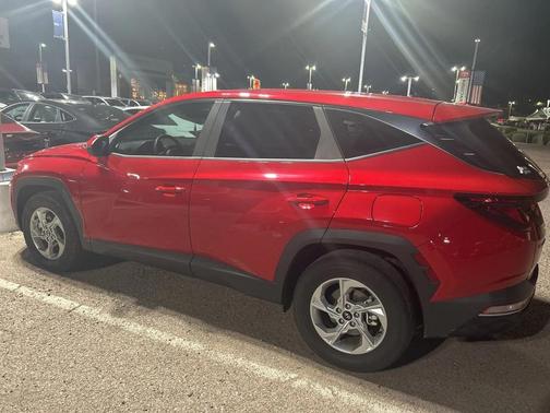2022 Hyundai TUCSON SE