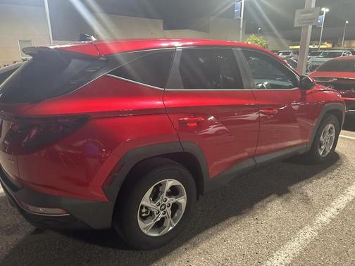 2022 Hyundai TUCSON SE