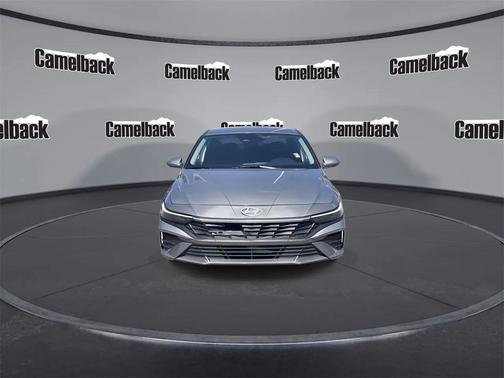 2024 Hyundai ELANTRA SE