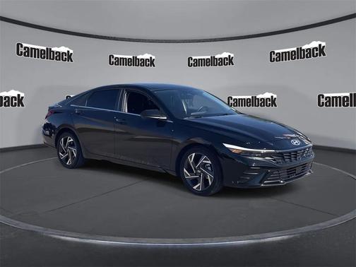 2025 Hyundai ELANTRA SEL