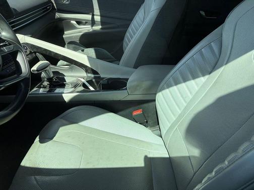 Quartz White 2021 Hyundai ELANTRA Limited