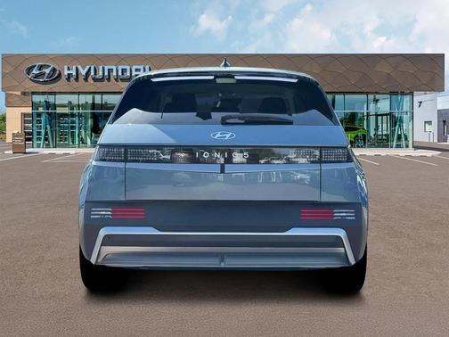 2025 Hyundai IONIQ 5 SE