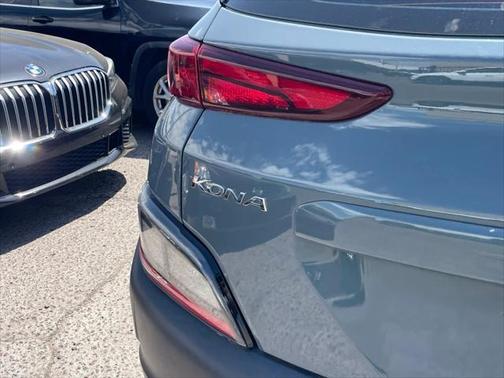 2022 Hyundai KONA SE