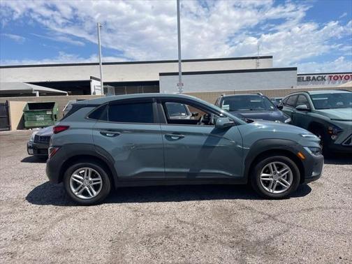 2022 Hyundai KONA SE