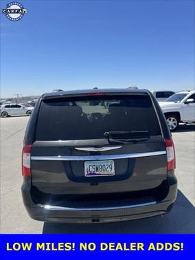 2015 Chrysler Town & Country Touring-L