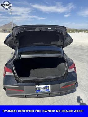 2024 Hyundai ELANTRA SE
