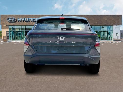 2025 Hyundai KONA SE